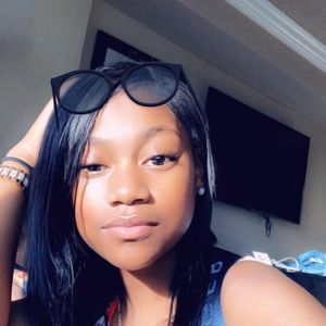 Meet your Posher, Iana